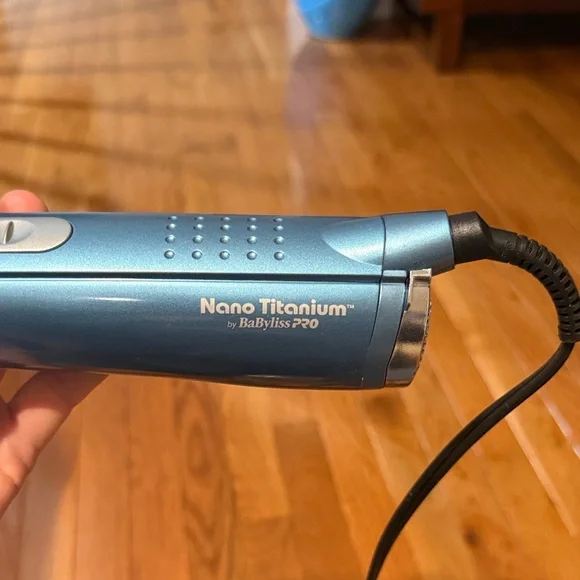 BaByliss Nano Titanium Blue Styling Brush - Picture 2 of 5